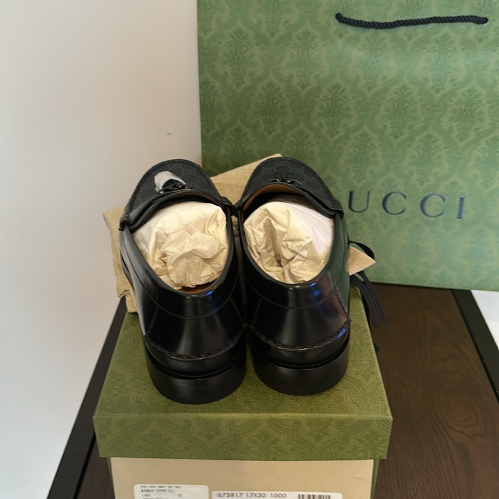 Gucci Logo Leather Loafers - Picture 7 of 10